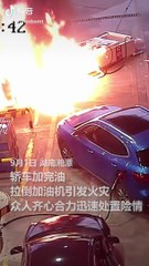 VÍDEO: Motorista distraído causa explosão ao sair com bomba de gasolina presa ao carro