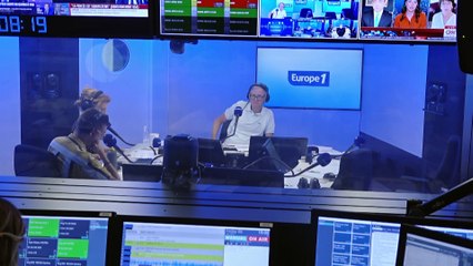 Abaya : un père de famille convoqué devant la justice après des menaces de mort