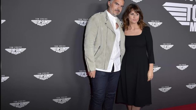 Faustine Bollaert en deuil : mort du père de son mari Maxime Chattam, un célèbre journaliste