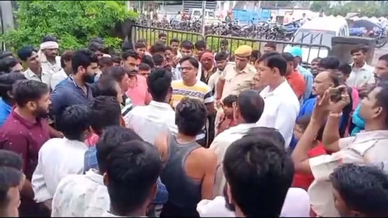 व्यवस्था तार-तार : 20 पंचायतों के एक लाख लोगों को 34 घंटे से बिजली नसीब नहीं, घेरा जीएसएस