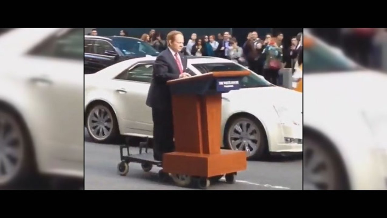 Melissa McCarthy Spotted in Sean Spicer Costume Zooming Around NYC