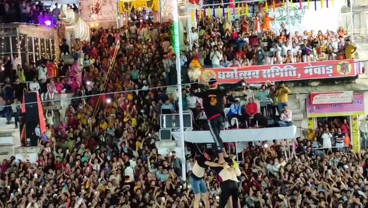 video...जगदीश चौक में जयकारों और धार्मिक भजनों के बीच देर रात तक रहा उल्लास