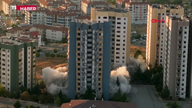 Malatya'da ağır hasarlı binalar böyle yıkılıyor