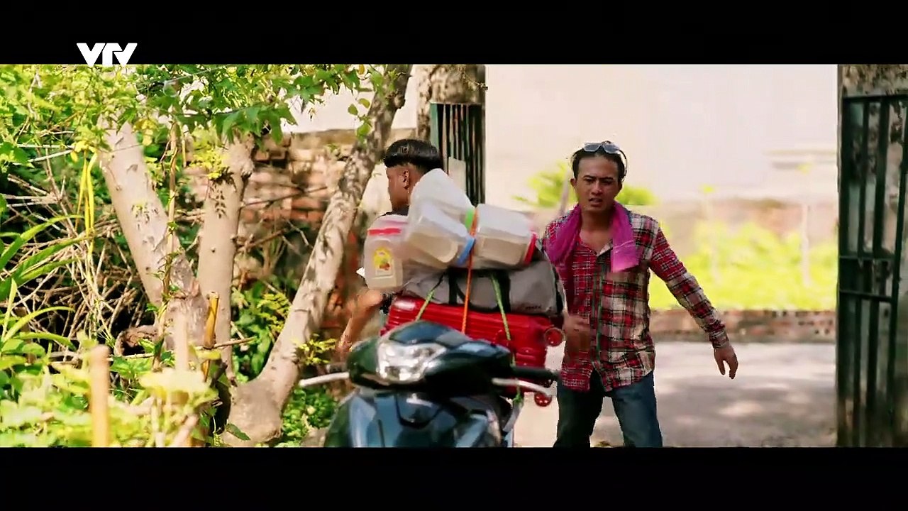 Làng trong phố - Tập 24 - Mến chuyển lên thành phố, nhập hội livestream bán hàng