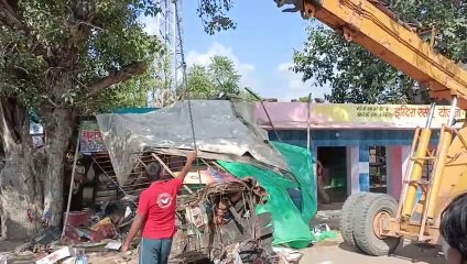 अतिक्रमण पर चला प्रशासन का हथौड़ा