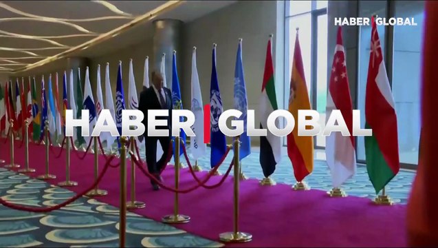 Lavrov, G20 liderler zirvesi karşılama töreninde az daha düşüyordu