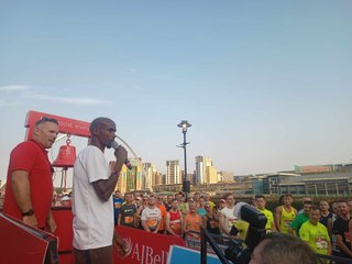 Mo Farah starts the Great North 5k on Newcastle Quayside