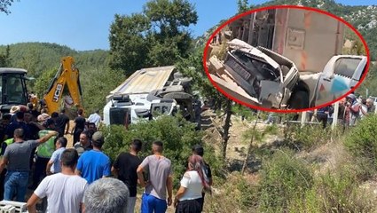 Kamyonun cenaze merasimi alanına daldığı kaza yerinden ilk görüntüler