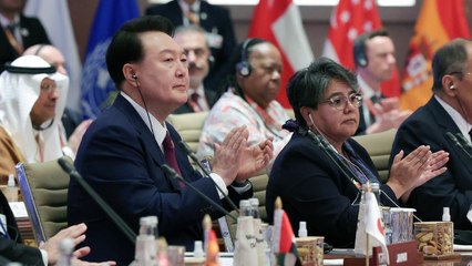 尹 "기후위기 적극 대응해야...'녹색 사다리' 될 것" / YTN