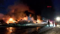 Manisa'da Geri Dönüşüm Tesisi Yangını