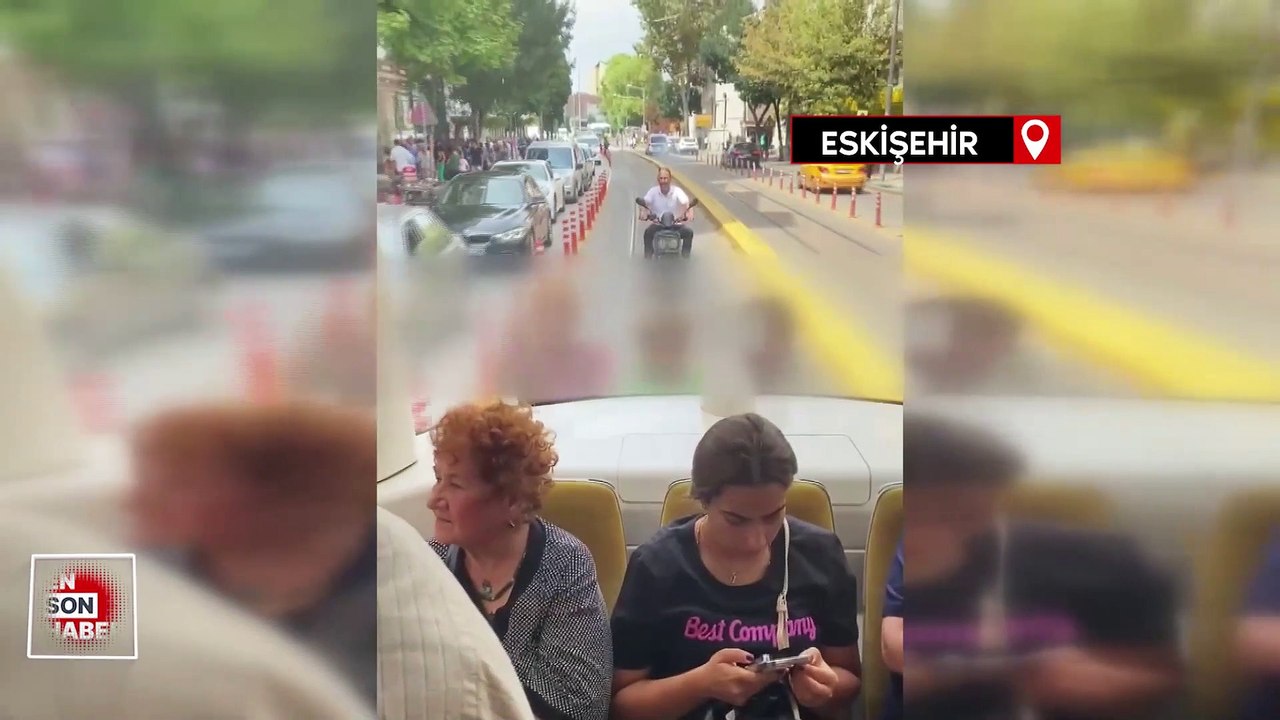 Eskişehir’de çocuklar canlarını hiçe sayarak tramvayın arkasında yolculuk yaptı