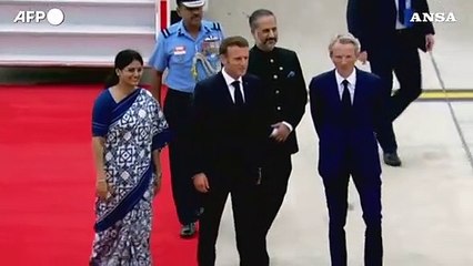 Macron al G20, l'arrivo del presidente francese a New Delhi per il summit