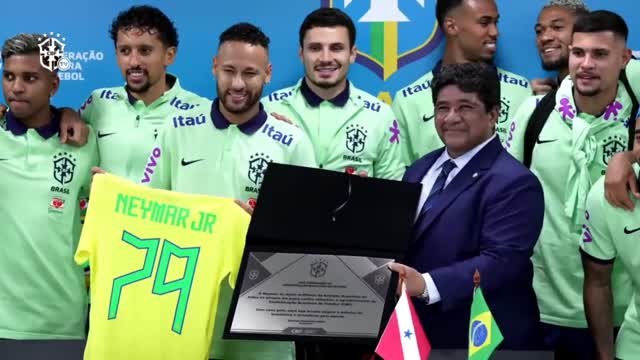 Neymar receives award for breaking Pele's Brazil goalscoring record
