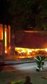 #EnVivo Voraz incendio arrasa con edificio frente al Agua Azul #GuardiaNocturna