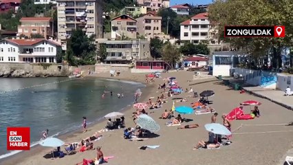 Zonguldak’ta sıcak havayı gören Kapuz Plajı'na koştu
