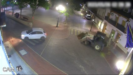 Detenidos por reventar con una excavadora dos cajeros automáticos en un pueblo de Toledo en quince días