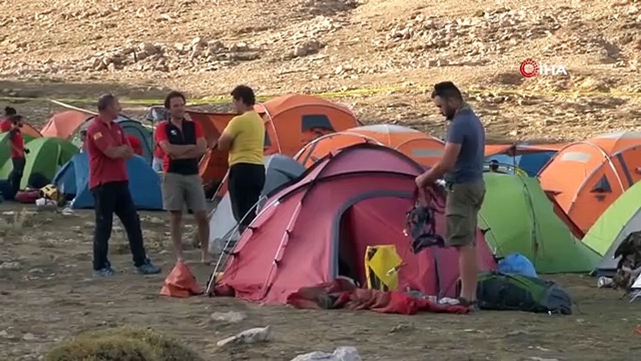 Mersin'deki Morca Mağarası'nda mide kanaması geçiren ABD'li bilim adamı tahliye ediliyor
