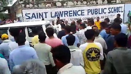 चचेरे भाई की गर्दन पर धारदार हथियार से किया वार, घटना से सहमे लोग