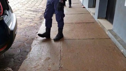 Fim de semana cancelado! Homem é preso após furtar garrafa de bebida em supermercado