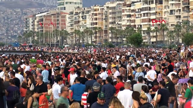 SoloTürk ve Türk Yıldızları İzmir'de Hayran Bıraktı