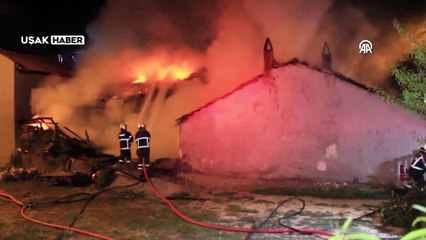 Uşak'ta müstakil evde çıkan yangın söndürüldü