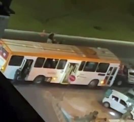 Veja momento em que policiais rendem sequestrador e libertam vítima no DF