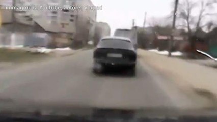 Ucraina:  l’attentato a Mariupol ripreso dalla telecamera piazzata su un’auto