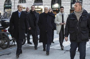 Mattarella (a piedi) va a  far visita a Napolitano
