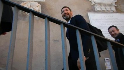 Marino arriva in Campidoglio: «Se sono in forma? Sì, sono in formissima»