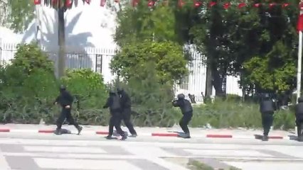 Tunisi:    scatta il blitz delle forze speciali