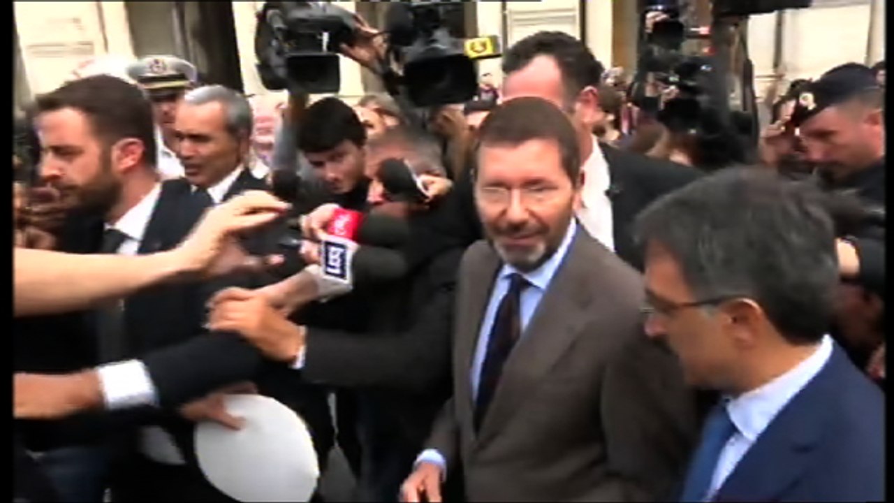Marino: «Sto molto bene, vado a celebrare un matrimonio»