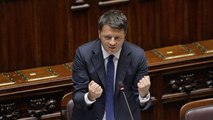 Migranti, Renzi: «Stiamo risolvendo crisi epocale senza usare spot»