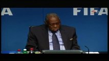 Il presidente Fifa ad interim si addormenta durante conferenza stampa