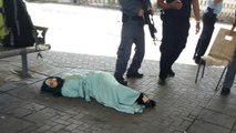 Donna palestinese colpita da polizia dopo tentativo di aggressione