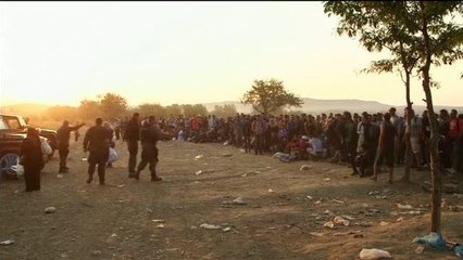 Migranti: emergenza al confine tra Grecia e Macedonia