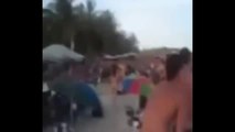 L’attacco in diretta:  spari e panico sulla spiaggia di Sousse, fuga