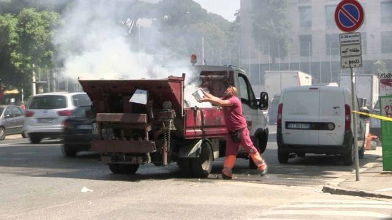 Furgone Ama a fuoco