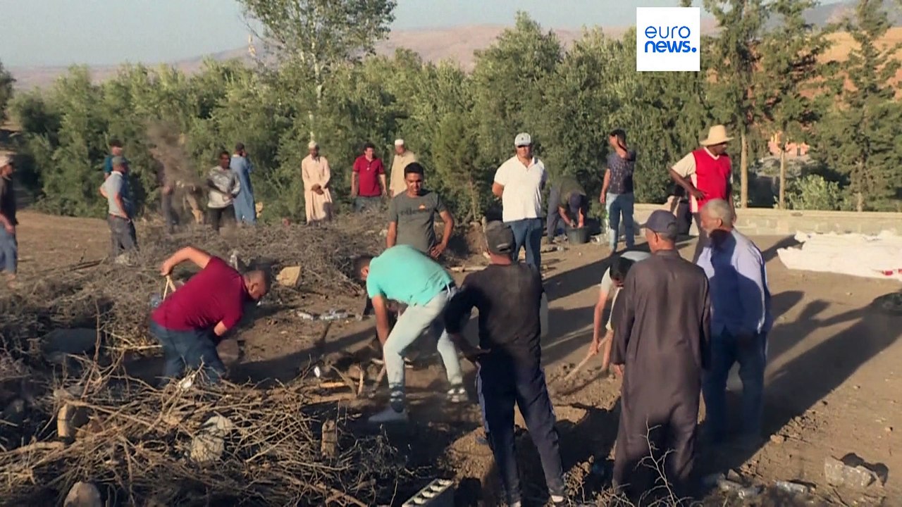 Le Maroc enterre ses morts après le puissant séisme, au moins 2000 personnes ont péri