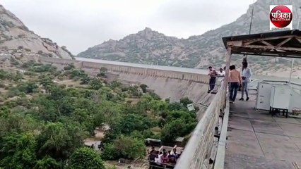 Tải video: Jawai Dam : यहां पश्चिमी राजस्थान के सबसे बड़े बांध के गेट 6 साल बाद खुले, खुशी से झुम उठे तीन जिलों के लोग