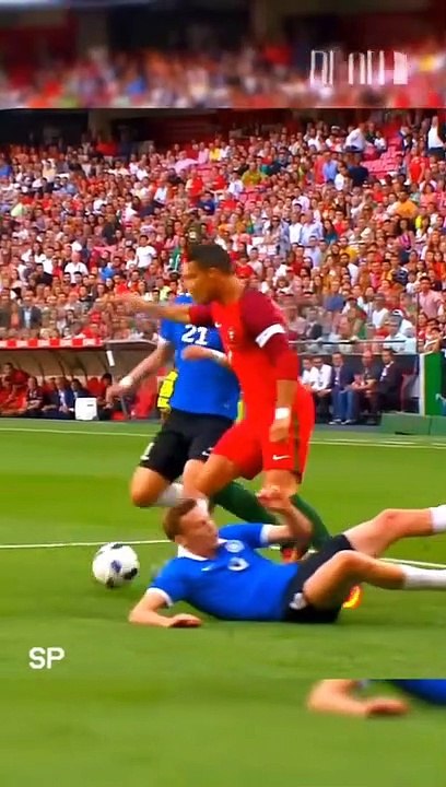 The Best Skills Cristiano Ronaldo#cristianoronaldo #cristiano #cr7 #ronaldo7 #ronaldo_fans #ronaldo_cr7 #cr7cristianoronaldo #skills #skillsfootball #football #footballskills #footballvideo #footballtiktok #footballedit #fypシ #fyp #foryoupage #foryou #mas