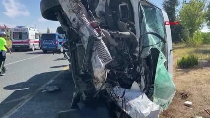 ELAZIĞ'DA TUR MİNİBÜSÜ YOLCU OTOBÜSÜNE ÇARPTI: 18 YARALI