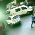 İstanbul'da caddede yürüyen kadın kaçırıldı