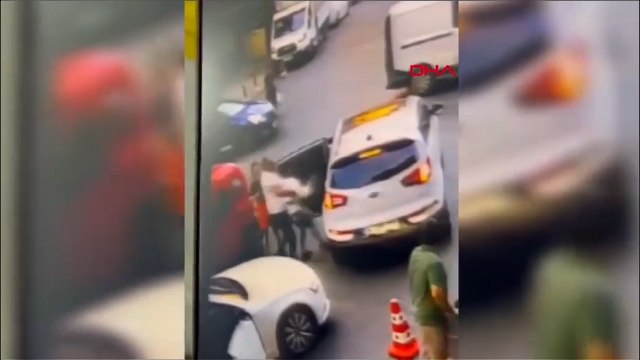 İstanbul’da güpegündüz, sokak ortasında kadın kaçırıldı, o anlar kamerada 