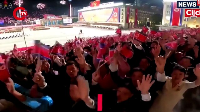Kuzey Kore 75. kuruluş yıl dönümünü askeri geçit töreniyle kutladı