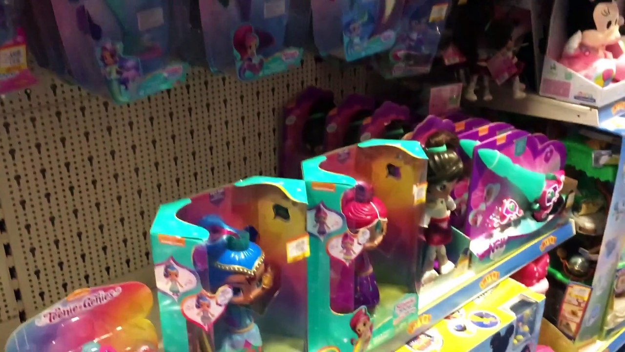 Passeando na Loja e Comprando Brinquedos com Sophia, Isabella e Alice
