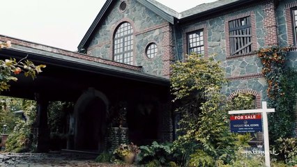 3 Bed, 2 Bath, 1 Ghost Bande-annonce (EN)