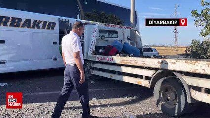 Diyarbakır'da 3 aracın karıştığı zincirleme kaza