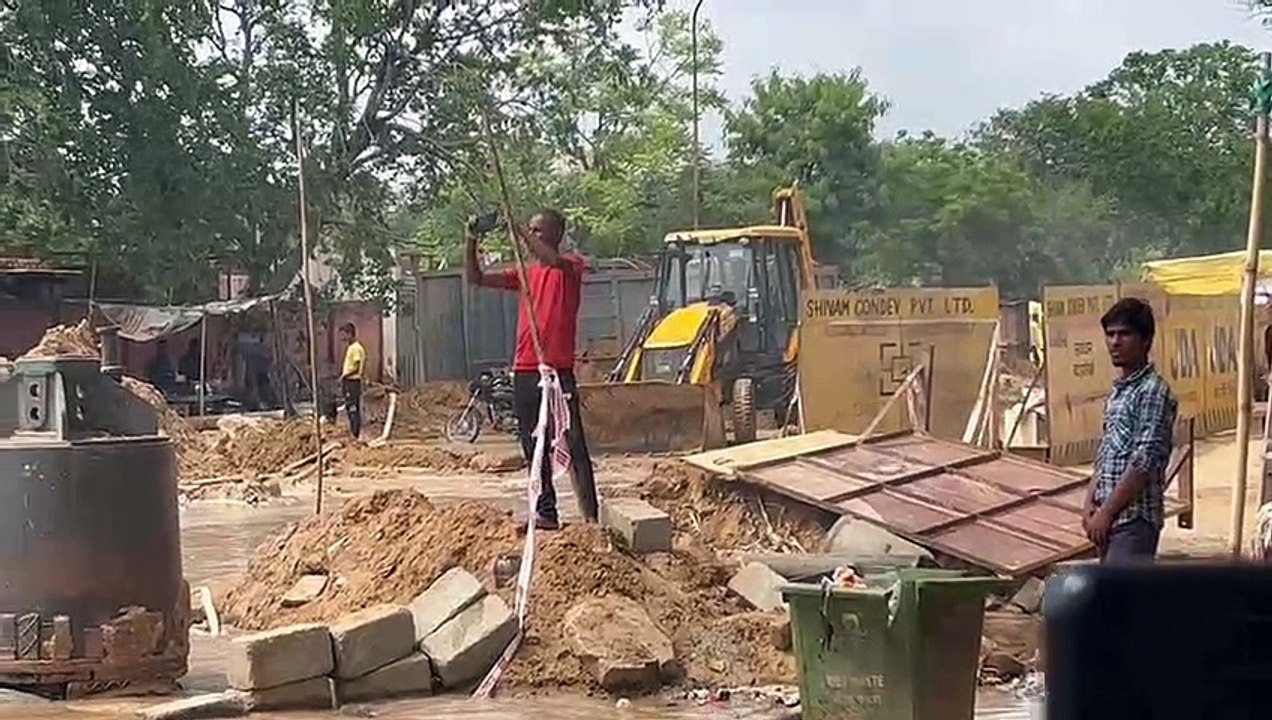 सिविल लाइंस फाटक-बीसलपुर सिस्टम की की 24 इंच की...