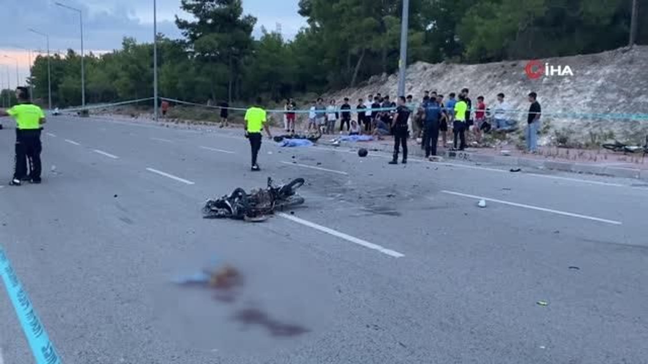 Antalya'da Motosiklet Kazası: 2 Genç Kız Hayatını Kaybetti - Dailymotion  Video