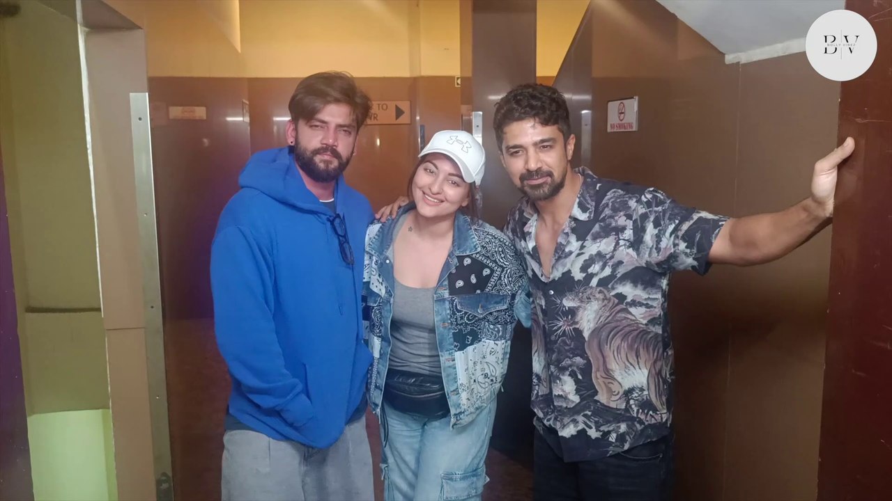 Celeb Hangout Alert! Sonakshi Sinha, Zaheer Iqbal & Saqib Saleem Spotted at Juhu PVR